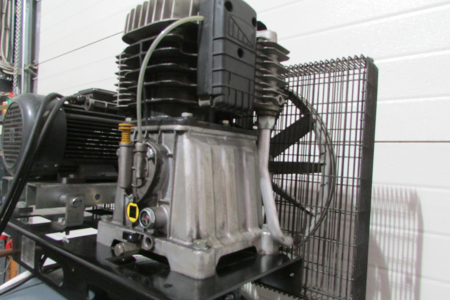 Schneider Airsystems Kolbenkompressor UNM STS 1000-10-500 XDKC, gebraucht