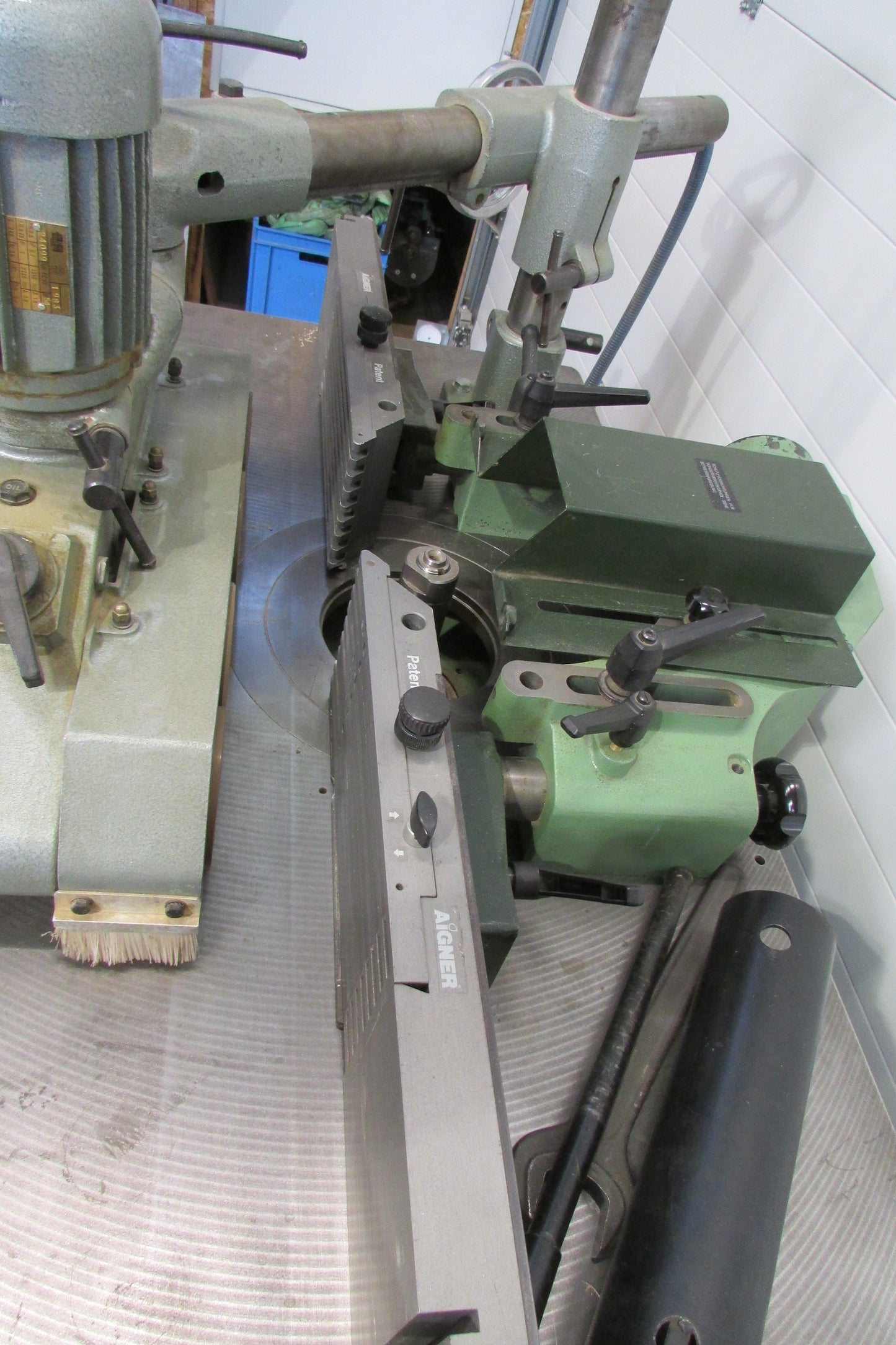 SCM T130 Tischfräse inkl. 4-Rollen Vorschub + AIGNER Integralanschlag