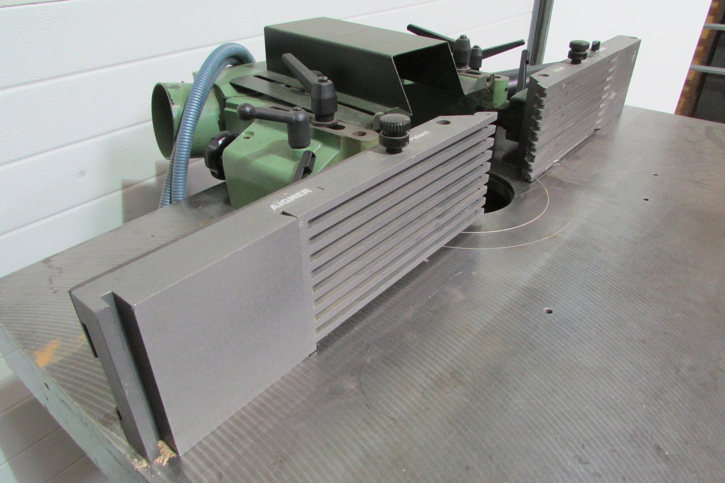 SCM T130 Tischfräse inkl. AIGNER Integralanschlag