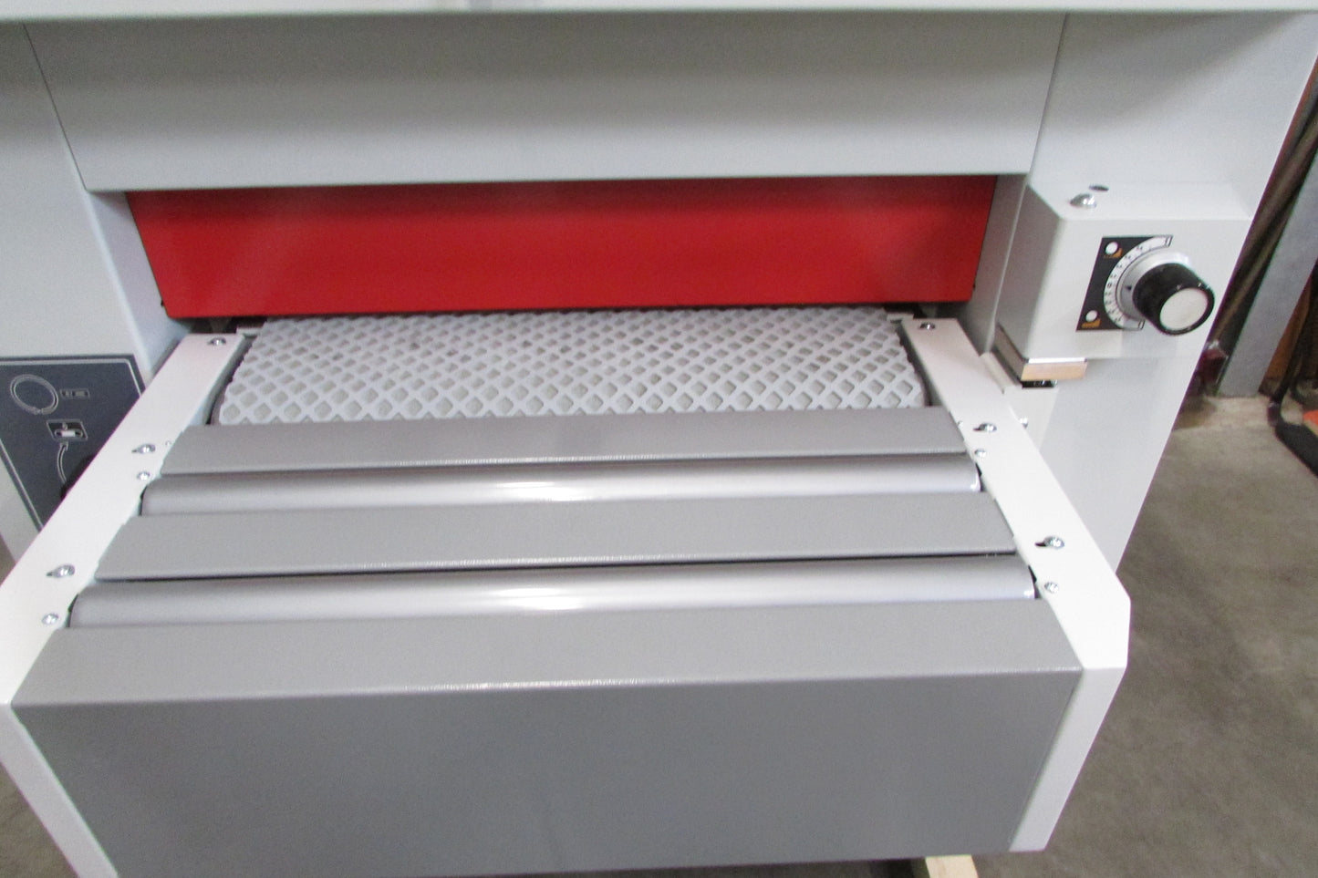 UNITEK Typ NICE LC 670 1N KRT Breitbandschleifmaschine (Neumaschine)