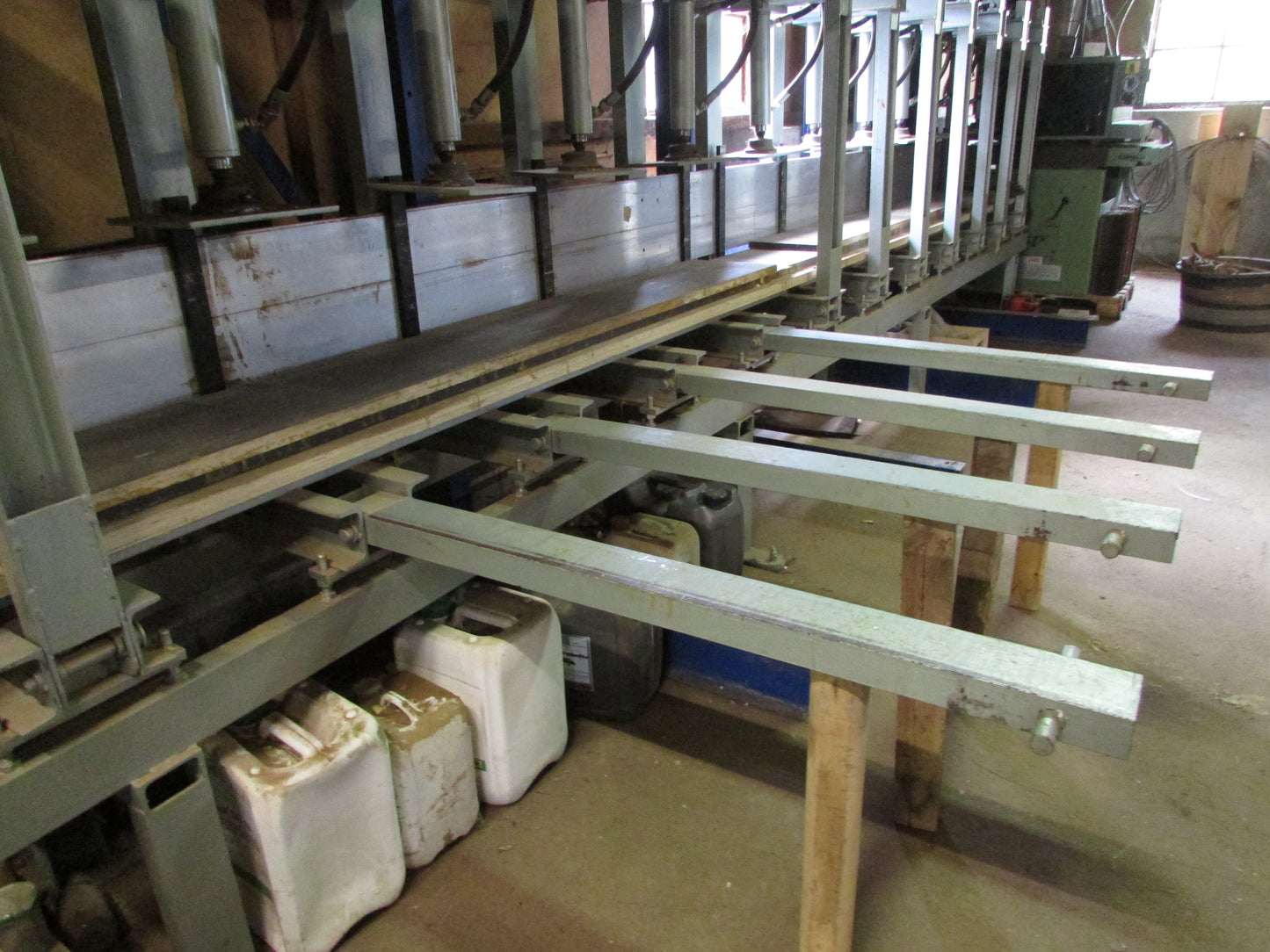 Balkenpresse ölhydraulisch 6.000mm Presslänge