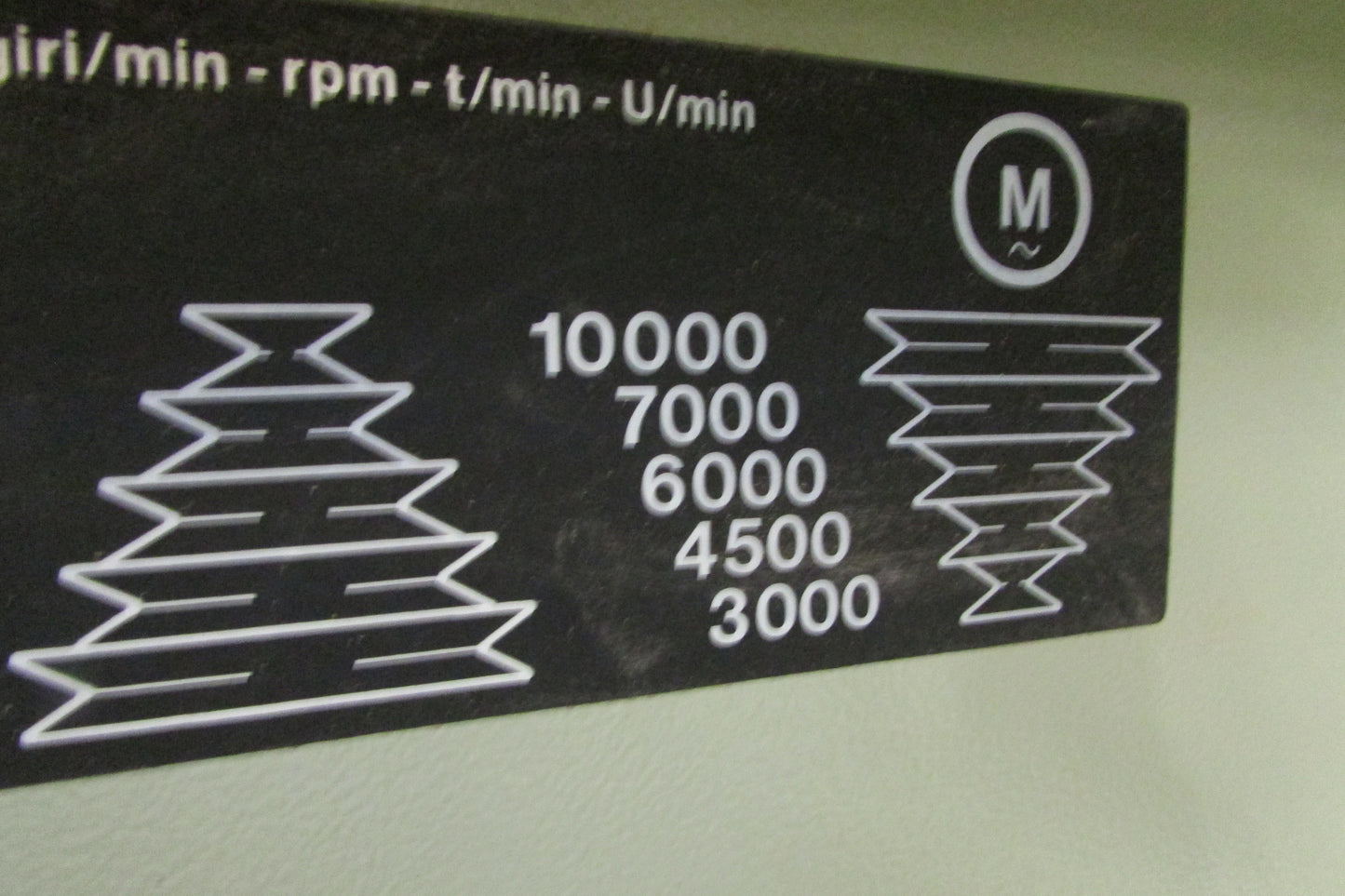 scm Schwenkfräsmaschine T150