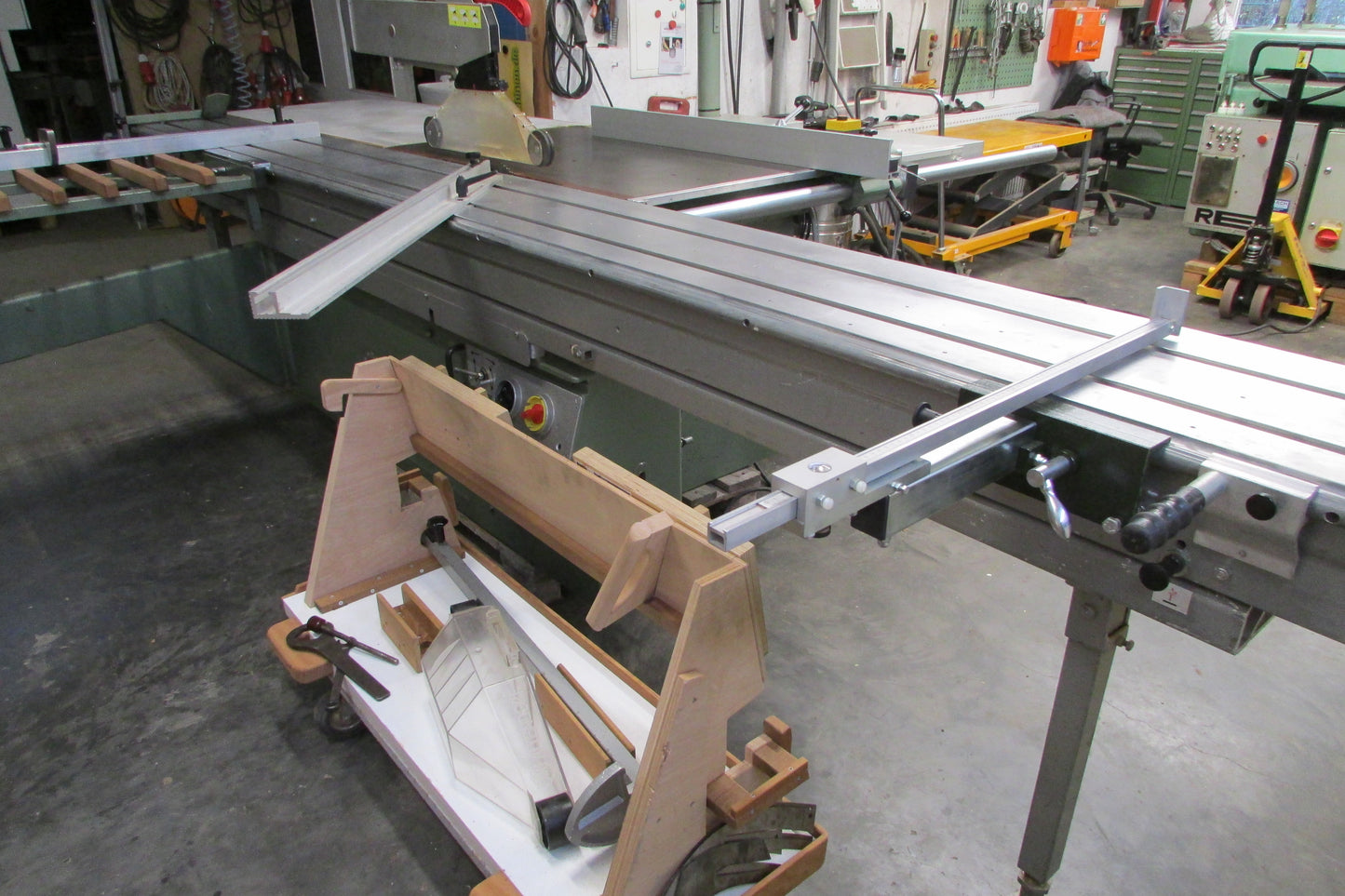 Altendorf Formatkreissäge F45 - 4500mm Doppelrollwagenlänge - Gebraucht