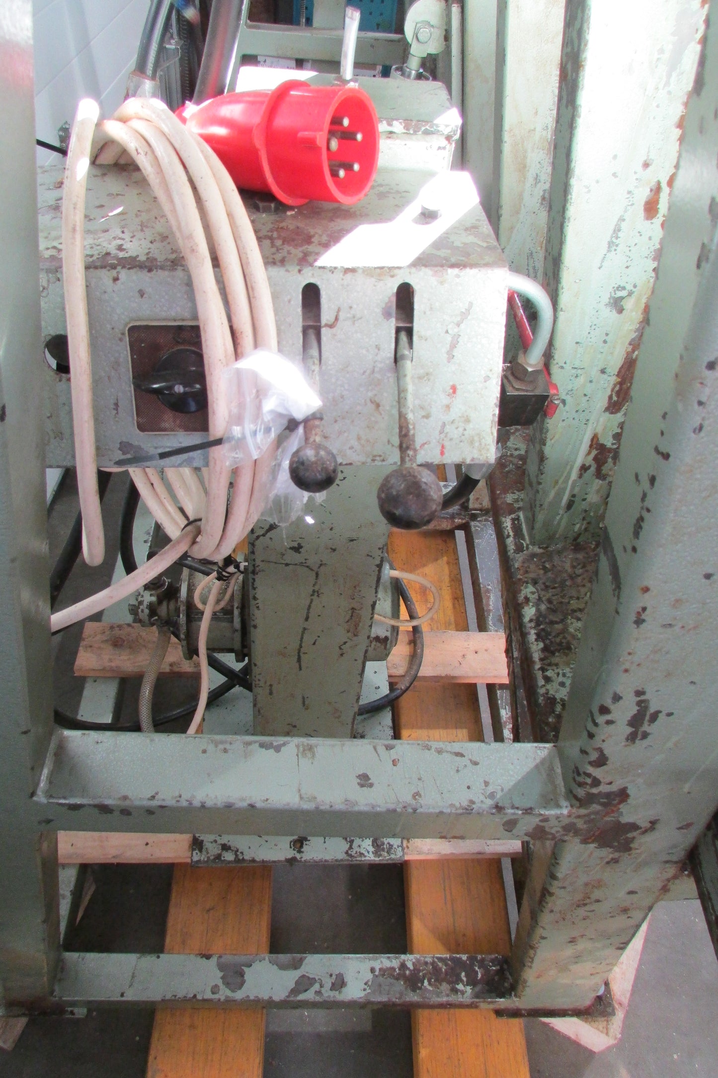 POLZER Treppenstufenpresse ölhydraulisch