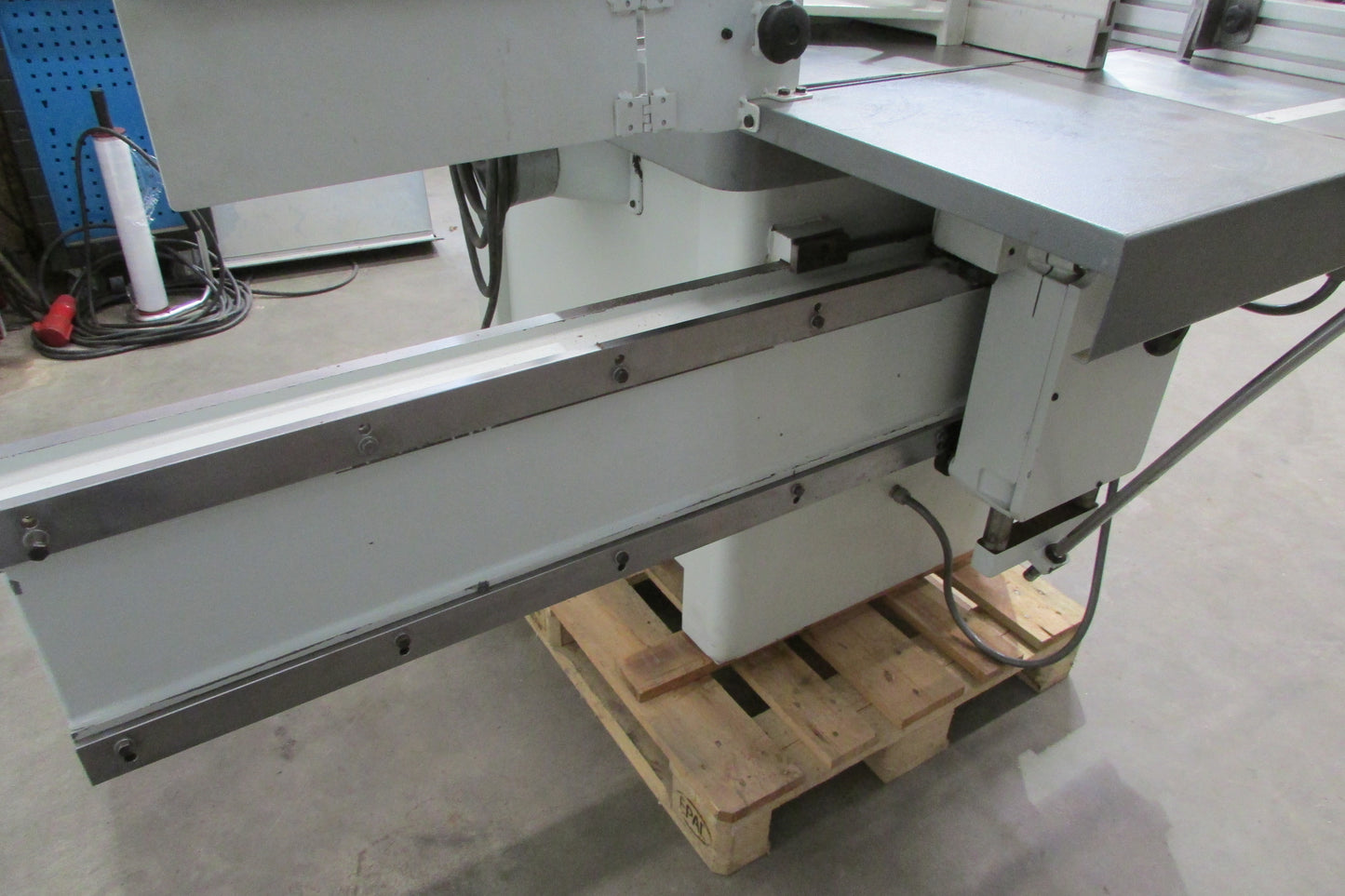 SAC T120 Tischfräsmaschine mit Schiebetisch - Gebrauchtmaschine