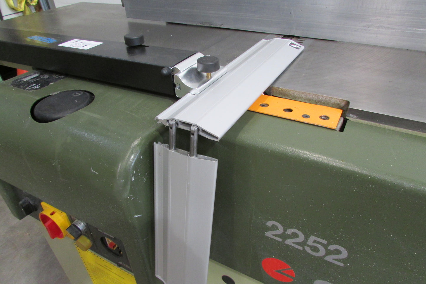 SCM komb. Abricht-Dickenhobelmaschine Typ 2252 - Gebrauchtmaschine